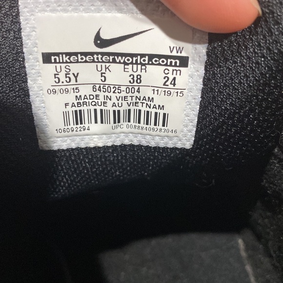 🪨 Nike SB Youth Leather Tie & Velcro Sneakers 🪨 - Picture 6 of 6